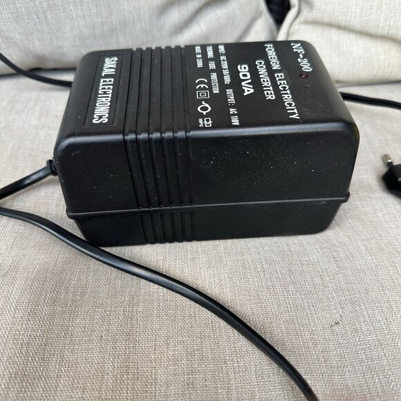 Sakal Foreign Electricity Voltage Converter Model NF-200 (220V to 110V) LN - Picture 2 of 4